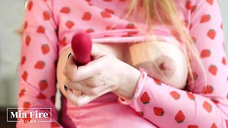 Mia Fire - stretches his hole in the ass