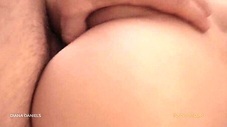 Amateur young hottie shows off her beautiful body and wants to get fucked